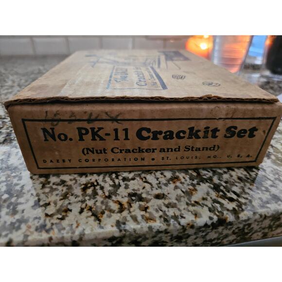 Vintage Dazey Crackit Nutcracker Set - Picture 8 of 8